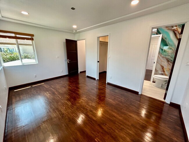 Building Photo - Charming 2 Bed / 2 Bath Coastal Retreat with Ocean Views in Ocean Beach
