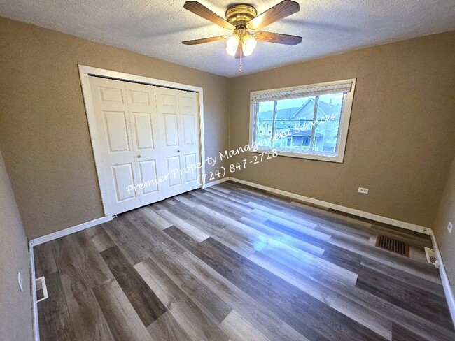 Building Photo - 1802 3rd Ave