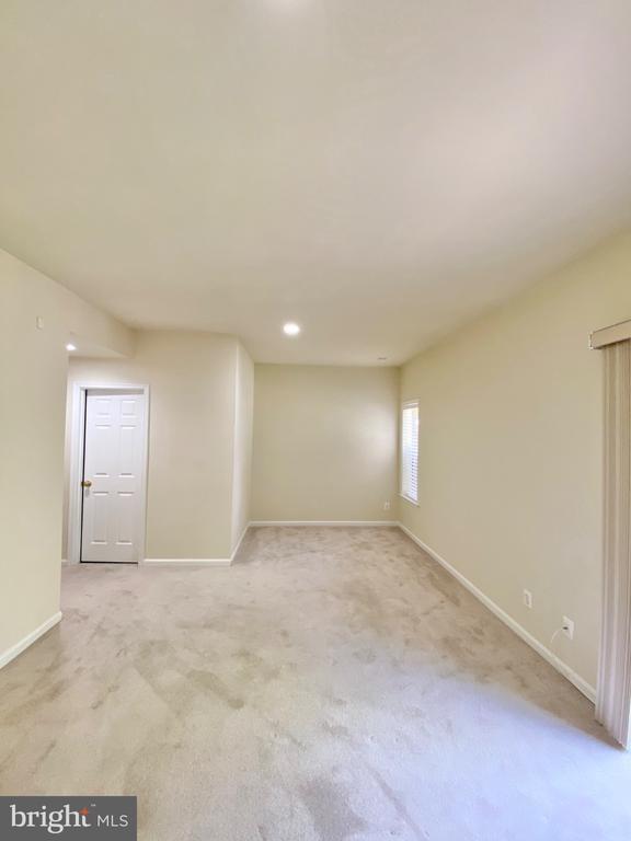 Building Photo - 81 Arell Ct