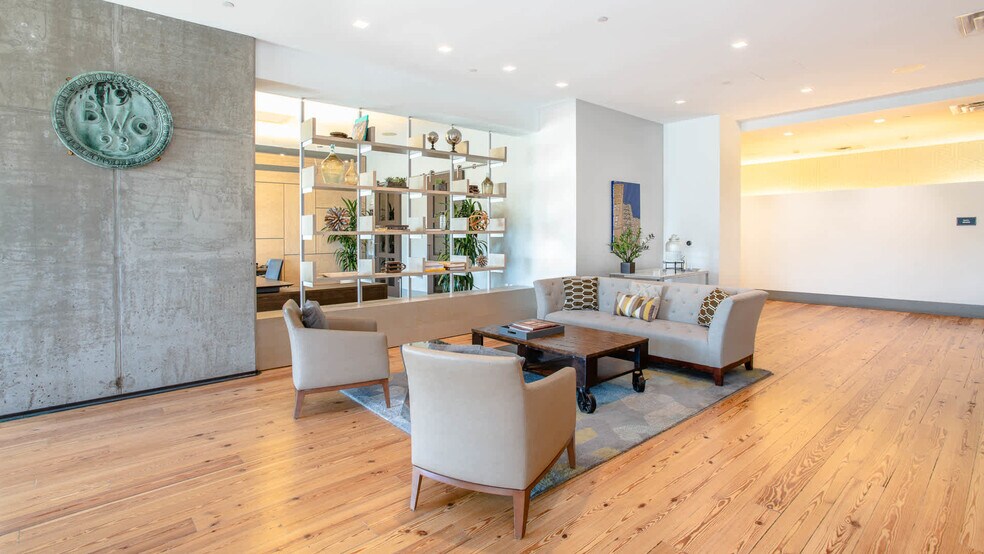 Building Photo - 315 A St