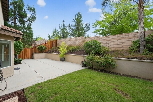 Building Photo - Beautiful 4-Bedroom Home