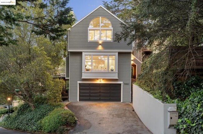 Building Photo - 5980 Harbord Dr