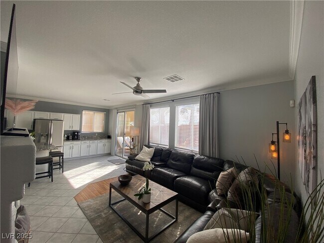 Building Photo - 10637 Amblewood Ave