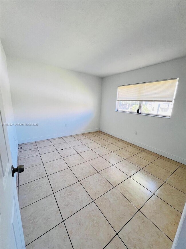 Building Photo - 8601 SW 94th St