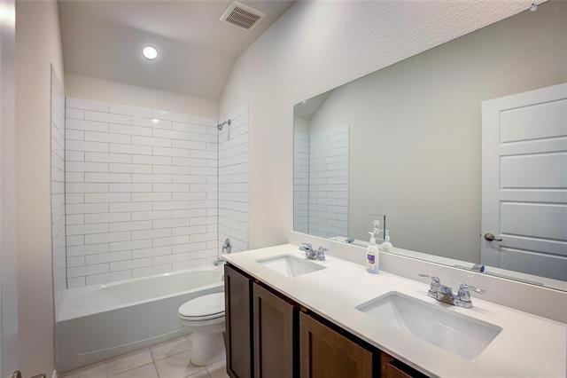 Building Photo - 203 Gatecrest Dr