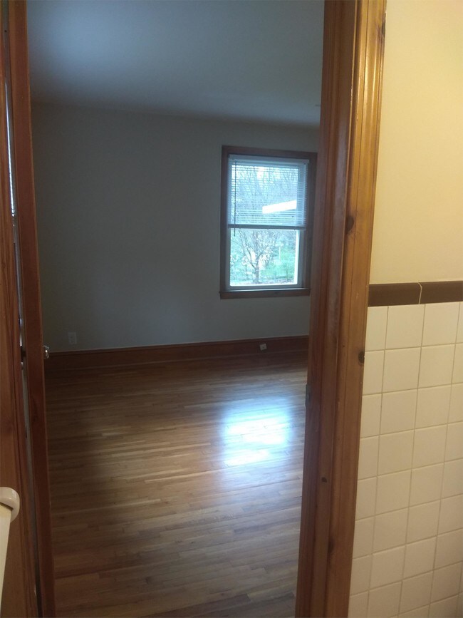 Building Photo - 3908 Yarbrough Ave