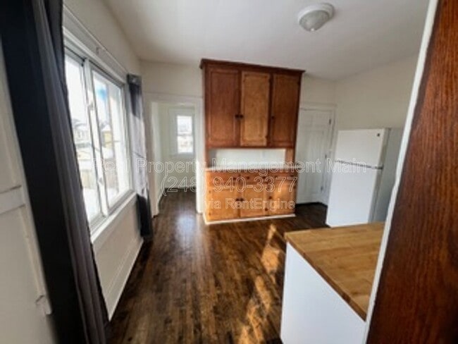 Building Photo - 9176 Chamberlain St