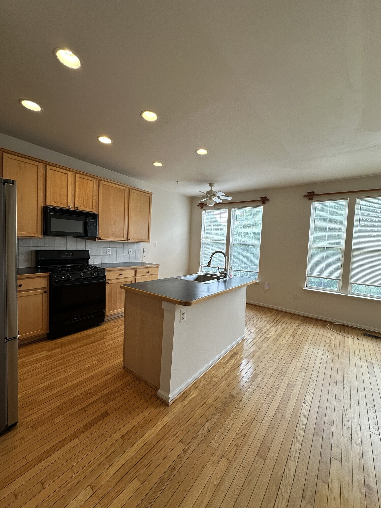Building Photo - 420 Redland Blvd