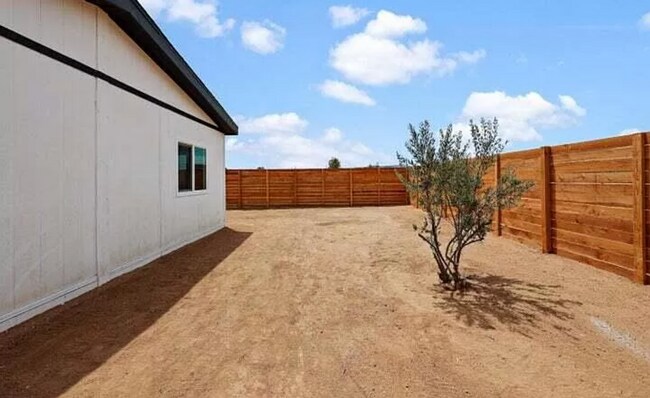 Building Photo - COMING SOON - Newly Remodeled 2 Bedroom 2 ...