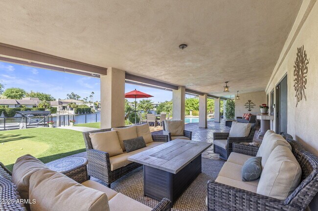 Building Photo - 7620 E Vía Del Placito