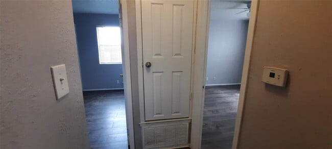 Building Photo - 823 Taulbee Ln