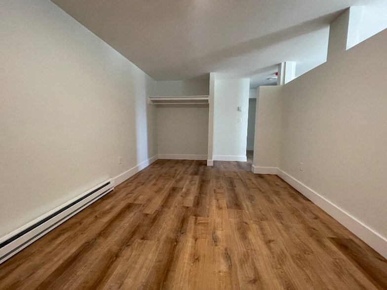 Building Photo - 74 Battle Ave