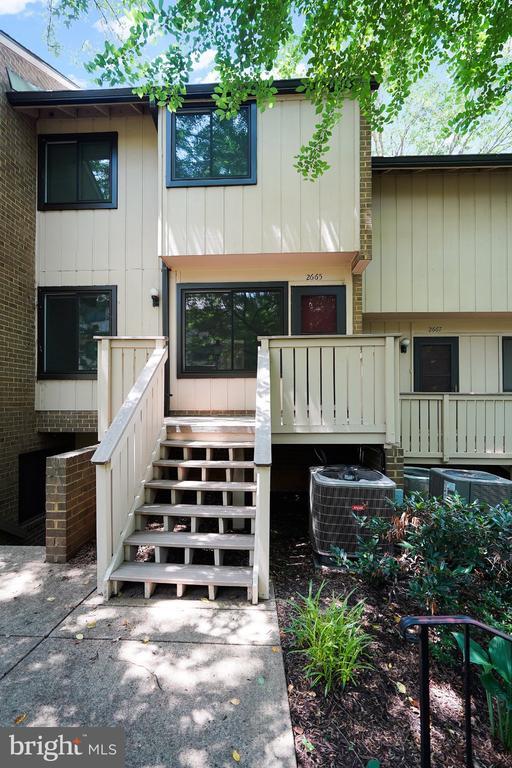 Building Photo - 2665 Glengyle Dr