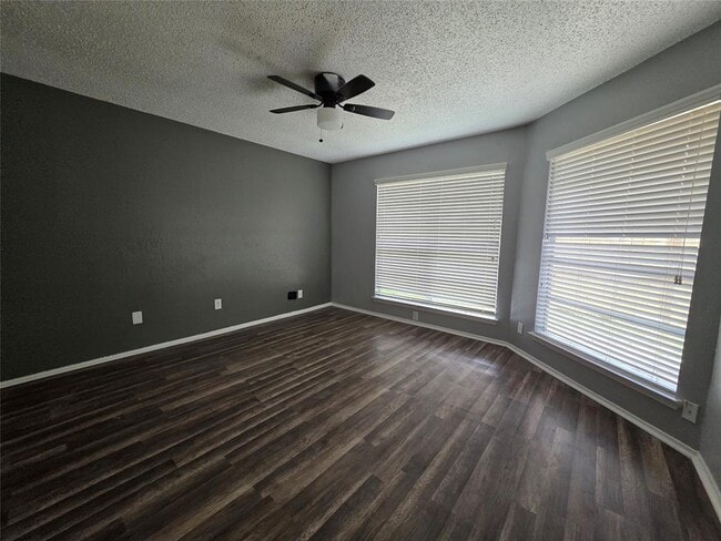 Building Photo - 1115 Rock Canyon Dr