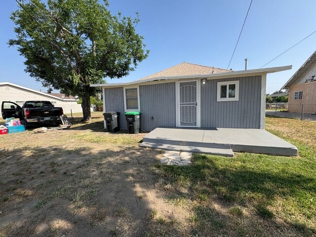 Building Photo - Gorgeous 4 bedroom with HUGE Lot in Colton...