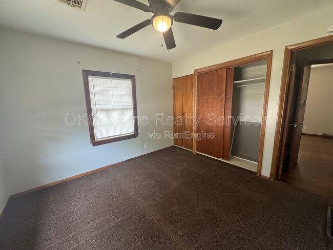 Building Photo - 630 SE 21st St