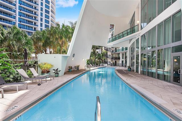 Building Photo - 6000 Collins Ave