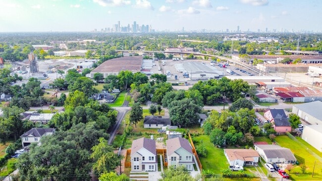 Building Photo - 164 Wallace St