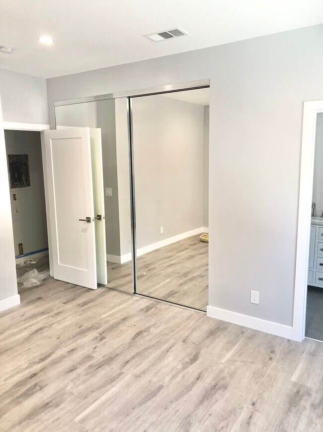 Building Photo - 1348 Carmona Ave