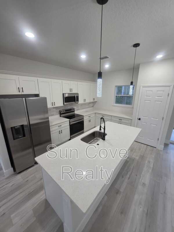 Building Photo - 7958 N Oberon Terrace