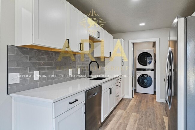 Building Photo - TOUR NOW for ESTIMATED MOVE IN BY 6/9/25! ...