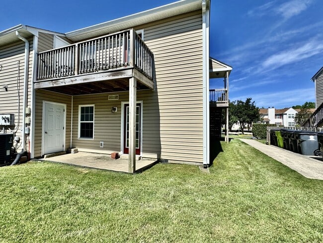Building Photo - Updated & Ready NOW! Dog Friendly Home w/Community Pool, Clubhouse, Tennis Courts & More!
