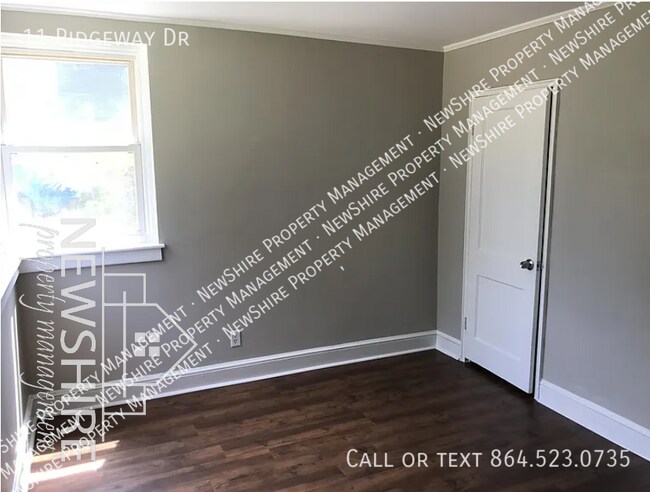 Building Photo - 11 Ridgeway Dr