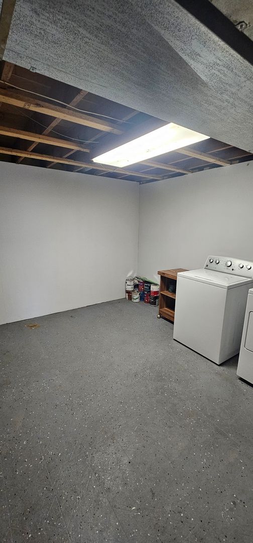 Building Photo - 2513 Hillcrest Dr