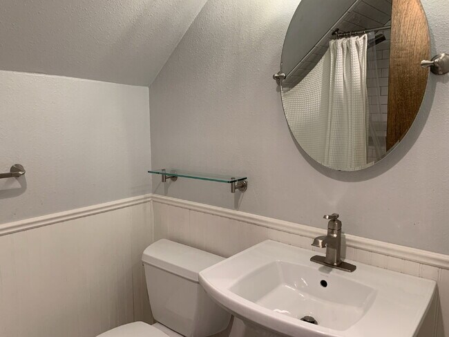 Building Photo - 406 S 37th St