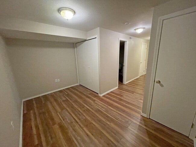 Building Photo - 3426 Queen Anne Way