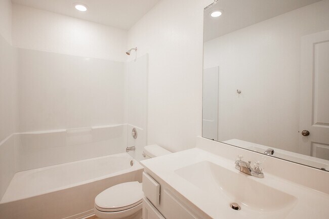 Building Photo - 3716 Vail Spgs Dr