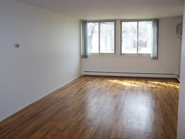 Building Photo - 239 Twelve Mile Rd