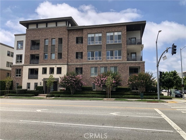 Building Photo - 12705 Bluff Creek Dr