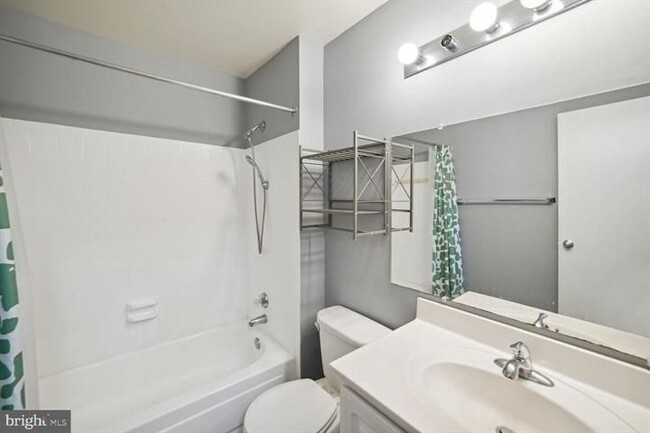 Building Photo - 18500 Boysenberry Dr