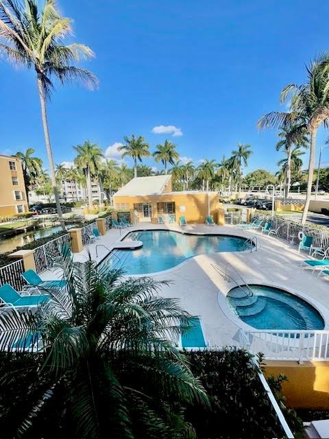 Building Photo - 1450 SE 3rd Ave