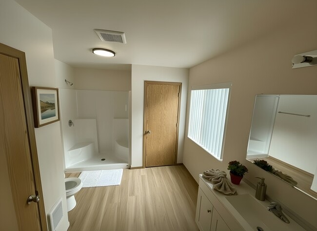 Building Photo - 14818 Bluegrass Loop