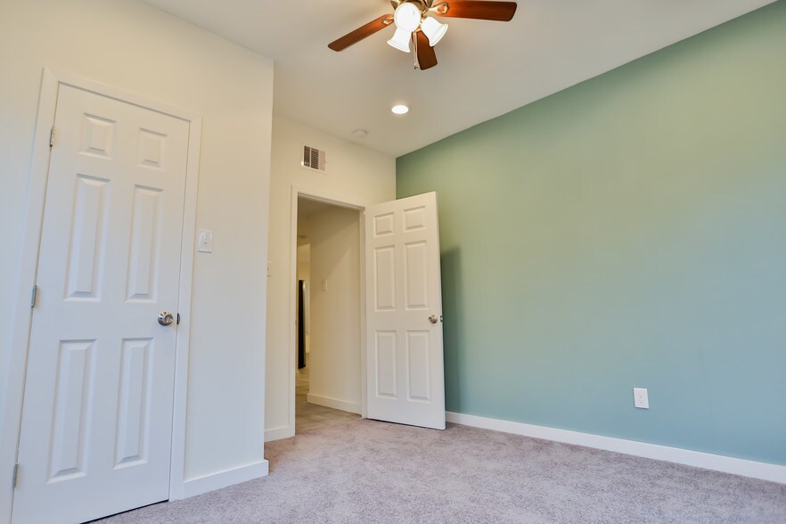 2nd Bedroom - 3203 Elgin St
