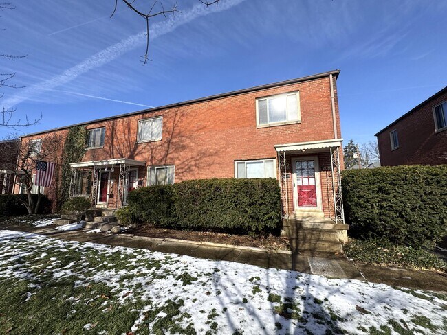 Building Photo - 2030 Harwitch Rd