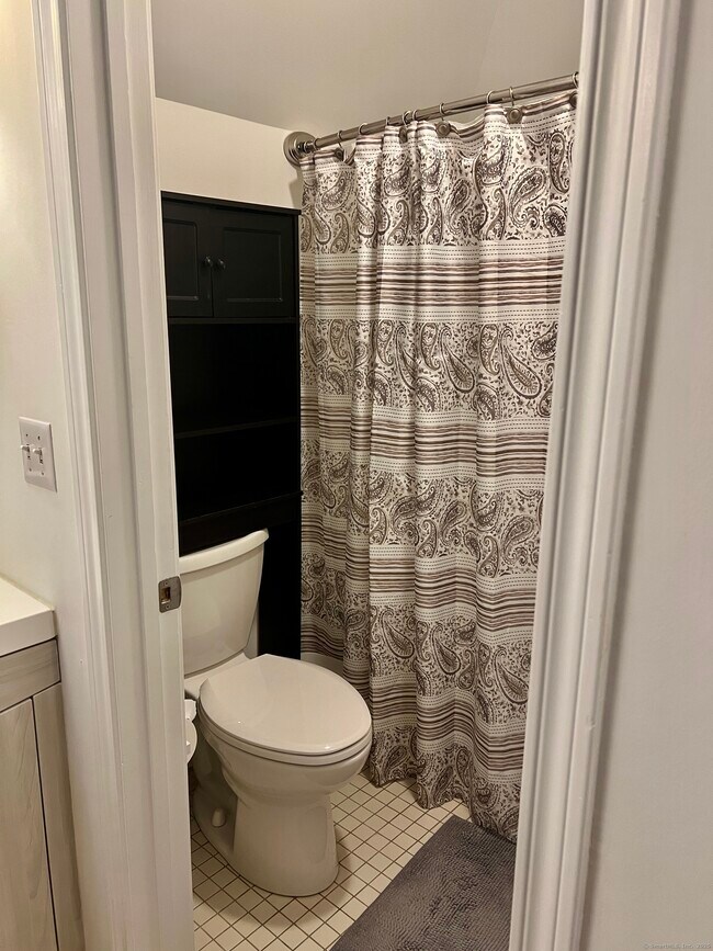 Building Photo - 1623 Old Pond Ln