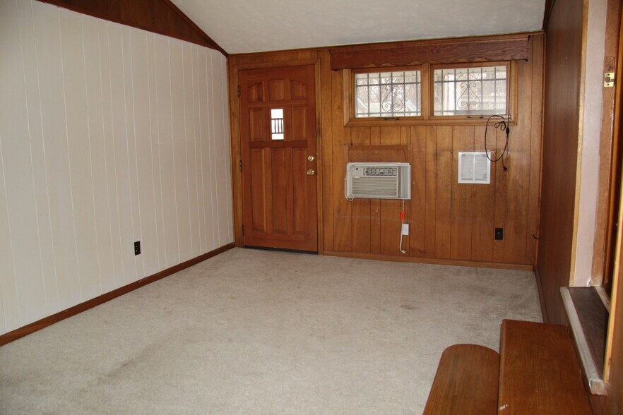 Building Photo - 7837 Elton St