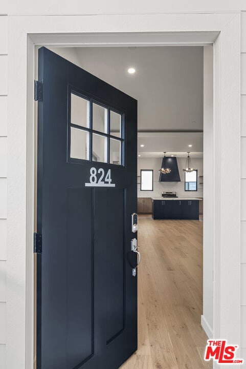 Building Photo - 824 N Orange Grove Ave