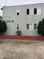 Building Photo - 2516 Vanderbilt Ln