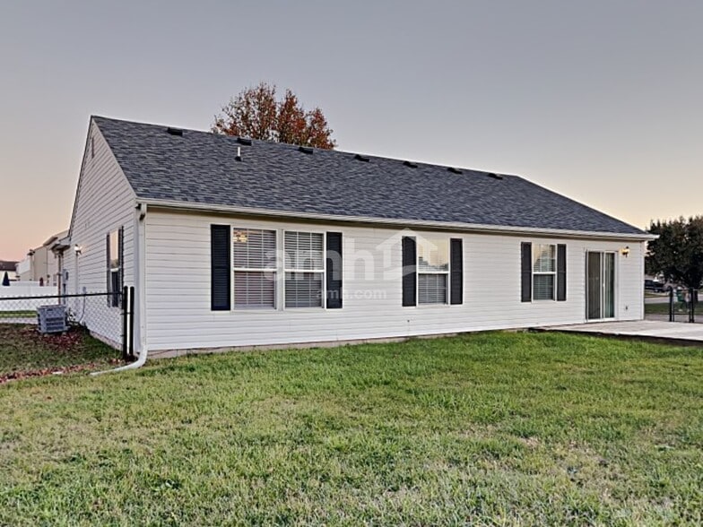 Building Photo - 894 Windsor Ln