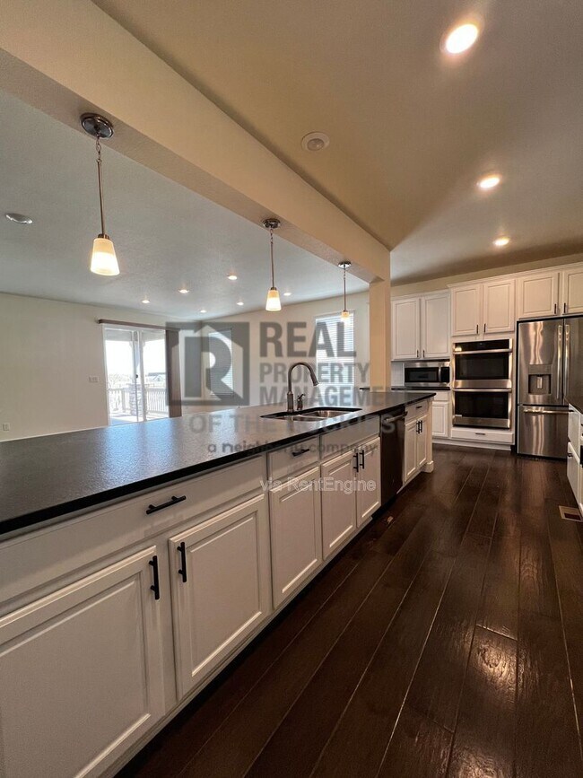 Building Photo - 2888 Fractus St