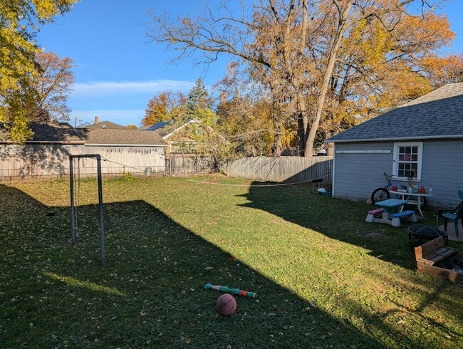 Building Photo - 119 Gray St