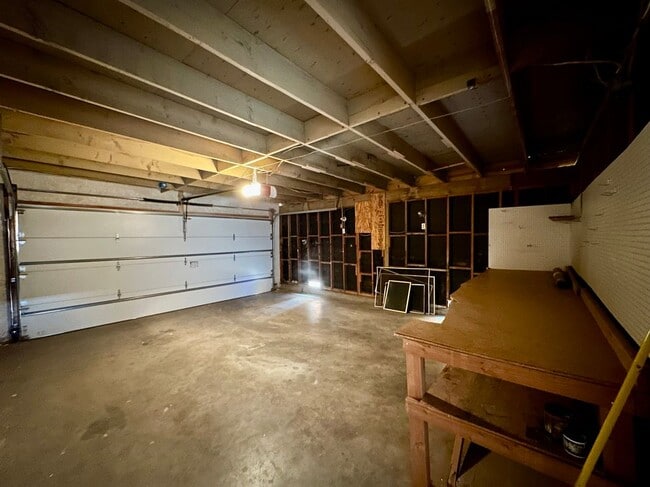 Building Photo - 1013 Glacier Dr