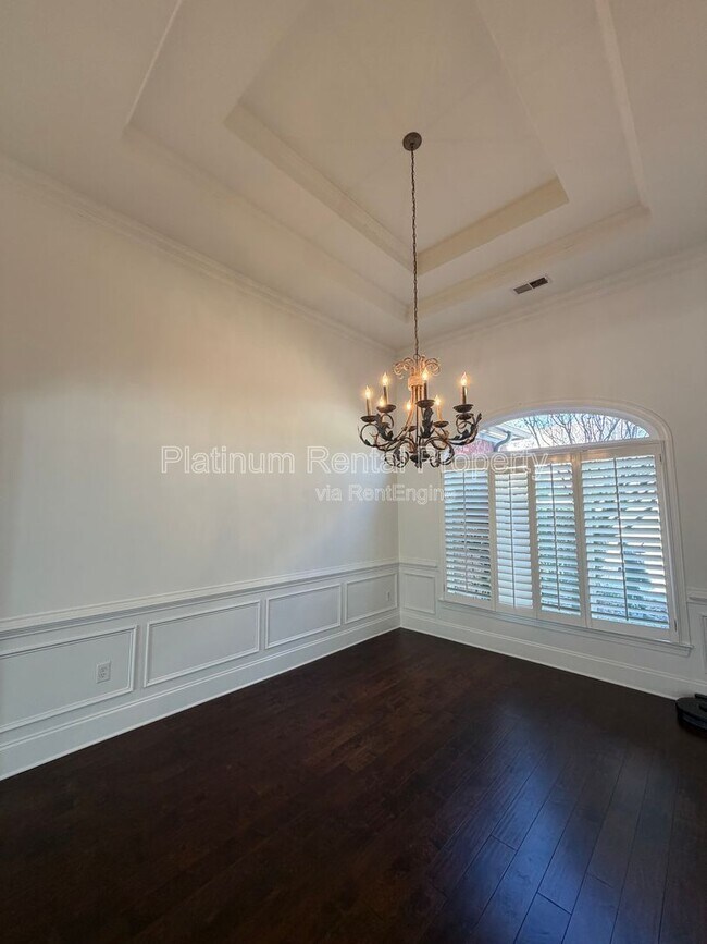 Building Photo - 7020 Grassmoor Grange Way