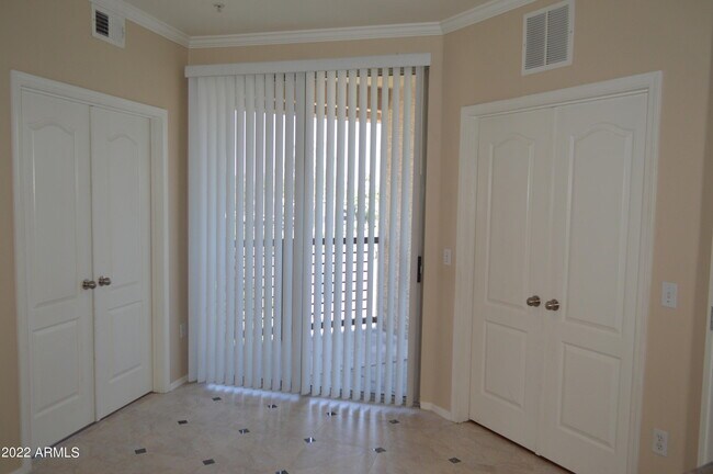 Building Photo - 1701 E Colter St