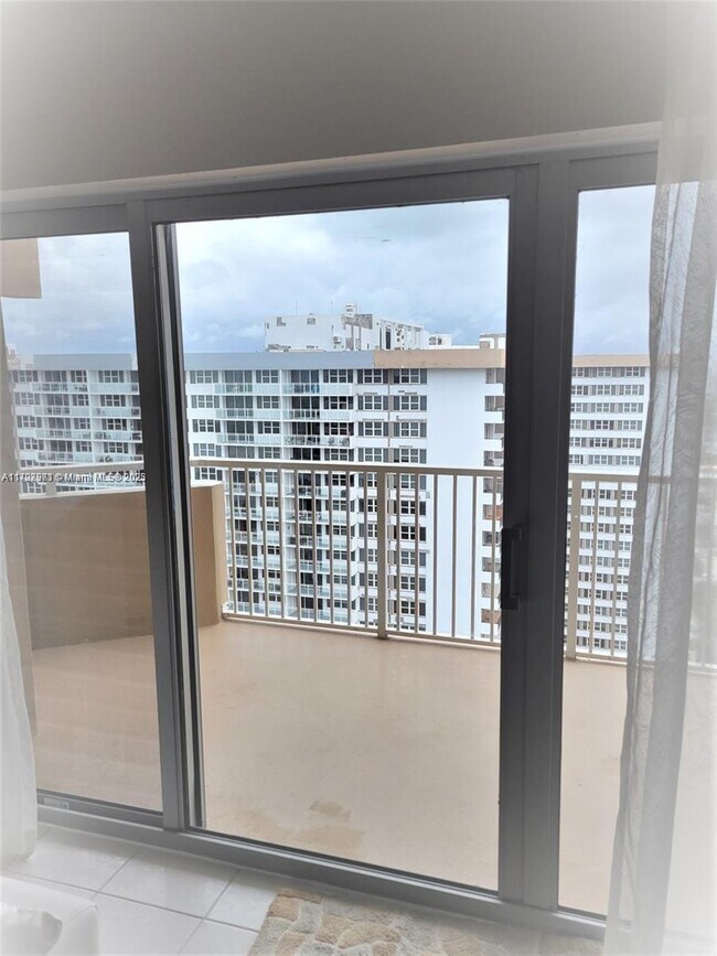 Building Photo - 1980 S Ocean Dr