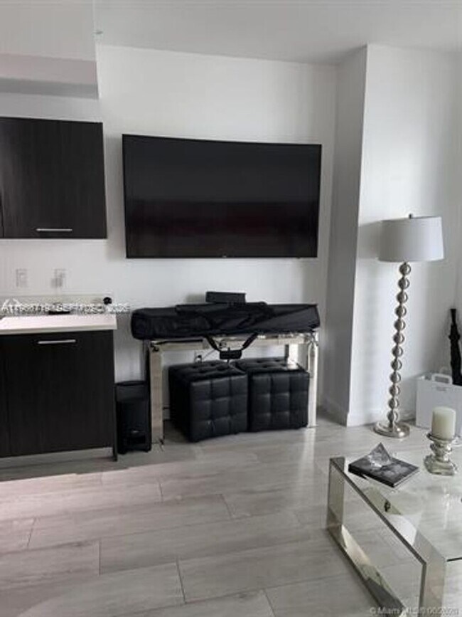 Building Photo - 55 SW 9th St